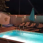 Ana Вилла Буйе