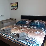Ana * Buje